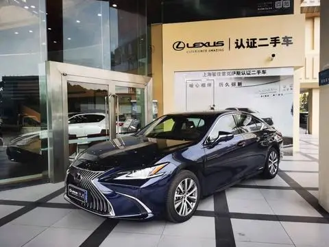 Lexus ES 2020