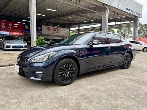 Infiniti Q70 2017