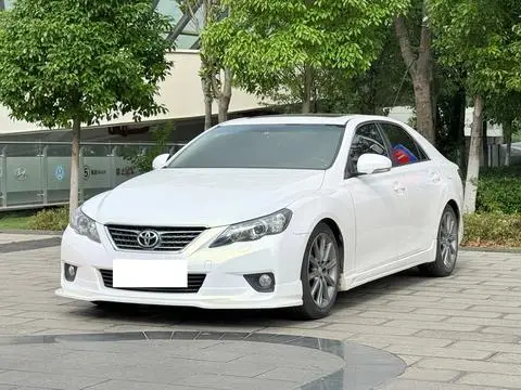 Toyota Reiz 2013