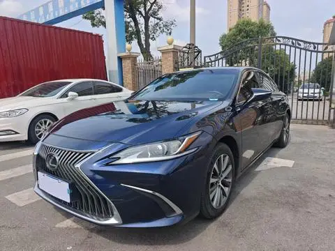 Lexus ES 2020