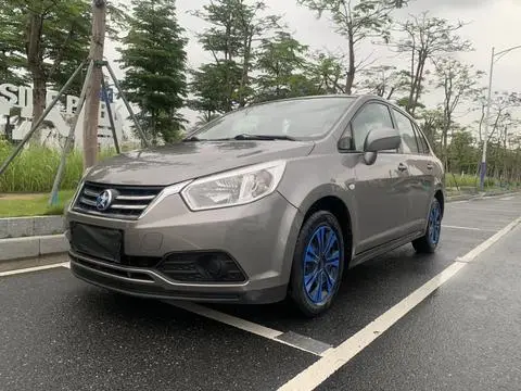 Venucia D50 2015
