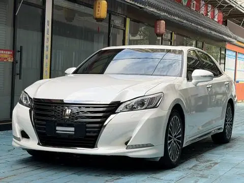 Toyota Crown 2018