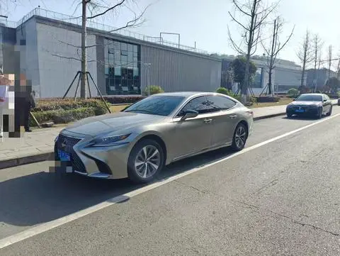 Lexus LS 2020 — фото 1