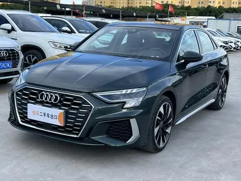 Audi A3 2023 — фото 1
