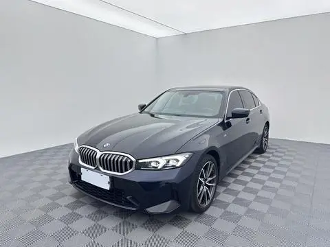 BMW 3 Series 2023 — фото 1