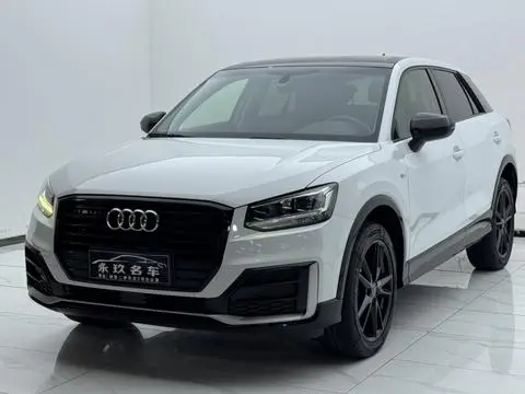 Audi Q2L 2018 — фото 1