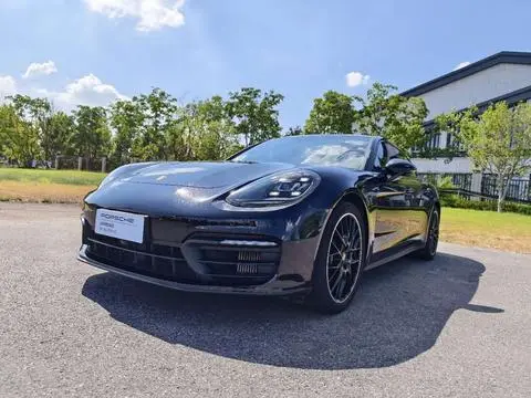 Porsche Panamera 2023