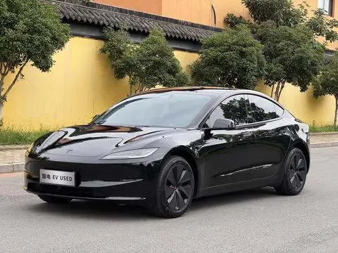 Tesla Model 3 2025