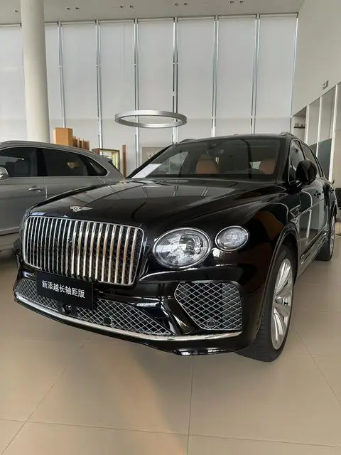 Bentley 添越 2025