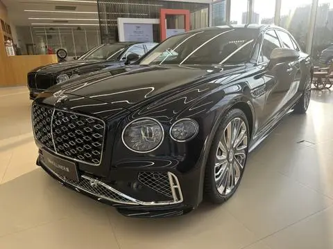 Bentley 飞驰PHEV 2025