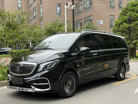 Mercedes-Benz 威霆 2023