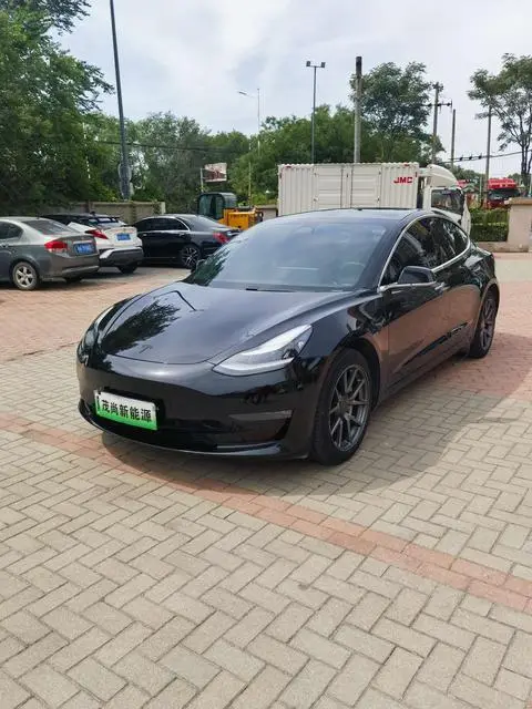 Tesla Model 3 2020