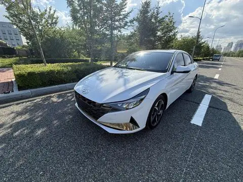 Hyundai Elantra 2022