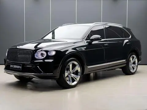 Bentley 添越 2023 — фото 1