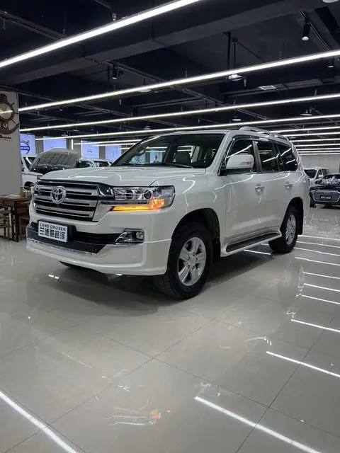 Toyota 兰德酷路泽 2015