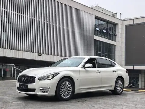 Infiniti Q70 2017