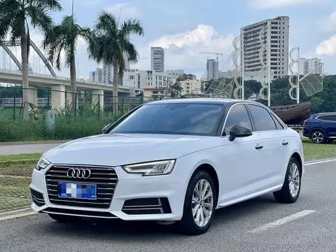 Audi A4L 2019 — фото 1