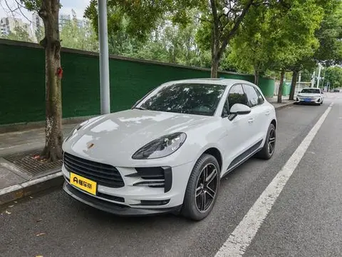 Porsche Macan 2018 — фото 1