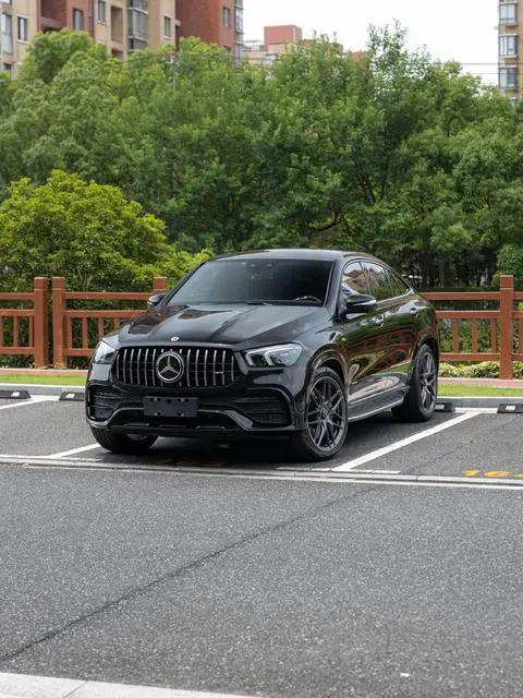 Mercedes-Benz GLE轿跑 AMG 2023 — фото 1