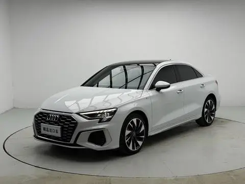 Audi A3 2023 — фото 1