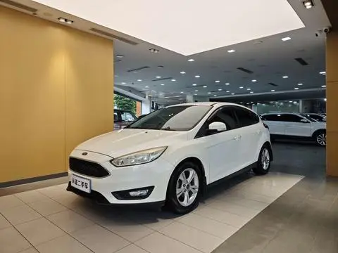 Ford Focus 2015 — фото 1