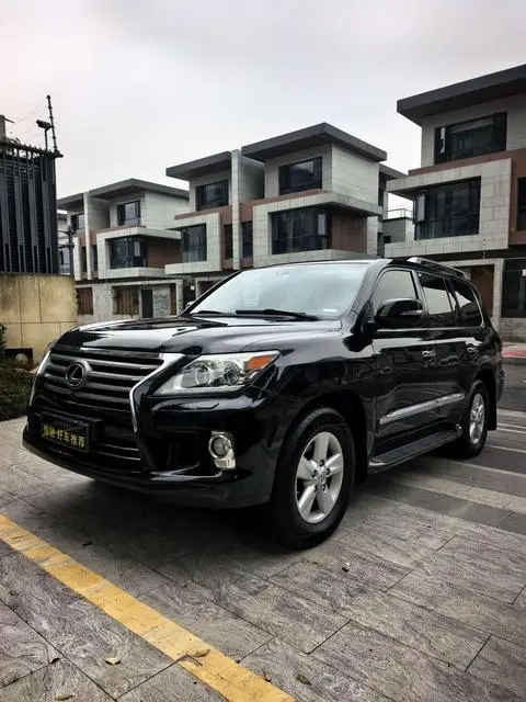 Lexus LX 2012