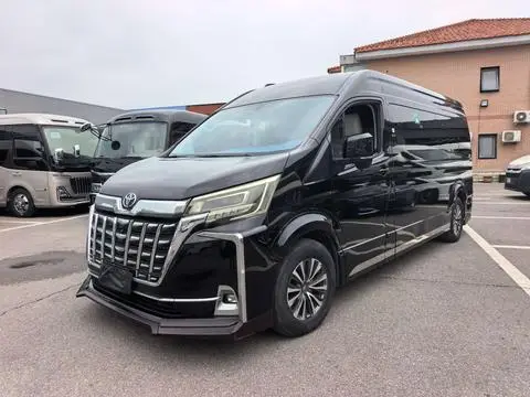 Toyota Hiace 2023 — фото 1