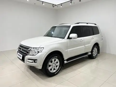 Mitsubishi 帕杰罗 2018