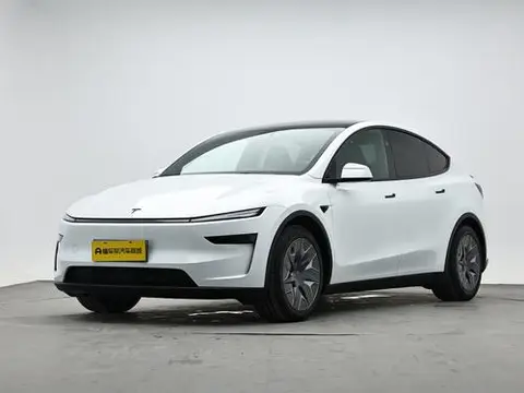 Tesla Model Y L 2026
