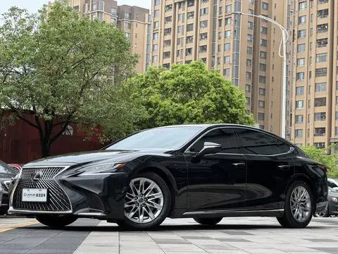 Lexus LS 2018