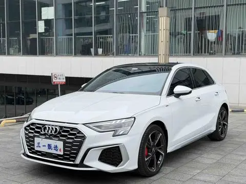 Audi A3 2022 — фото 1
