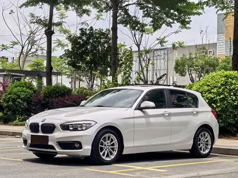 BMW 1 Series 2018 — фото 1
