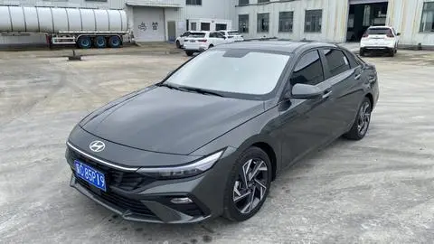 Hyundai Elantra 2023