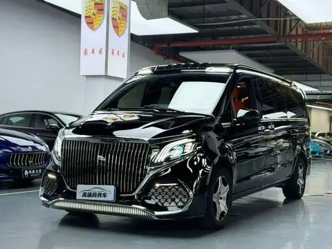 Mercedes-Benz 威霆 2018