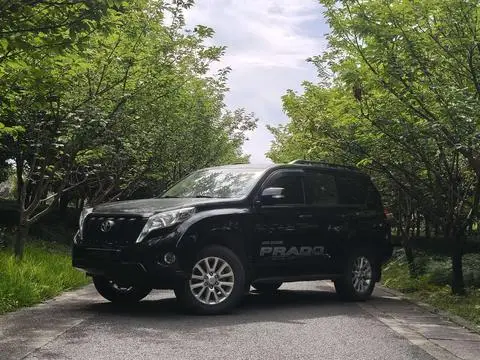 Toyota Prado 2017 — фото 1