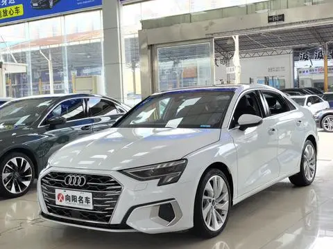 Audi A3 2022 — фото 1