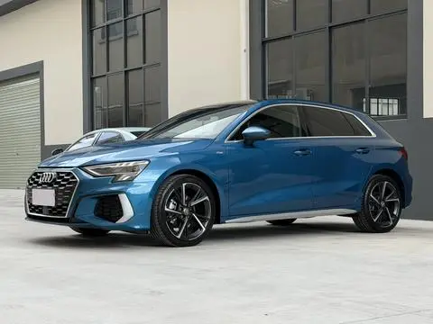 Audi A3 2022 — фото 1