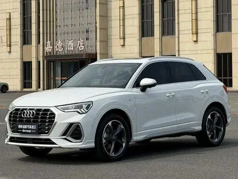 Audi Q3 2023 — фото 1