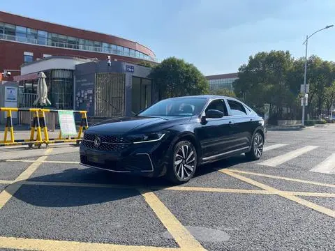 Volkswagen Passat 2023