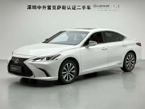 Lexus ES 2020
