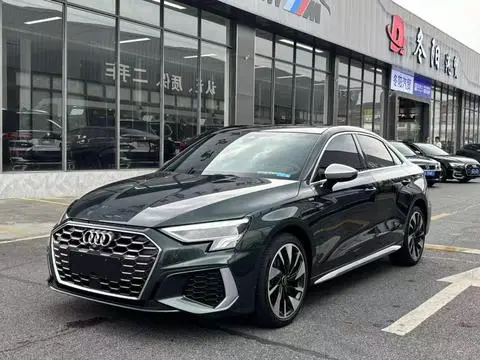 Audi A3 2023 — фото 1