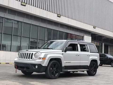 Jeep 自由客 2014