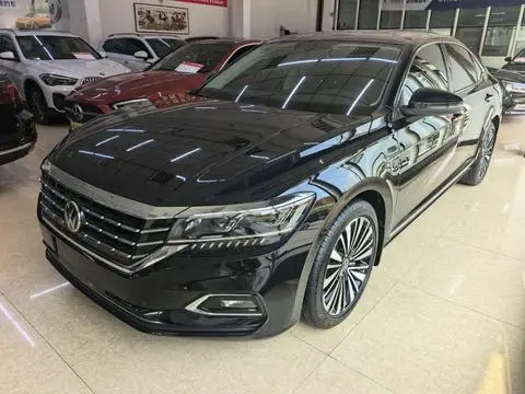 Volkswagen Passat 2019 — фото 1