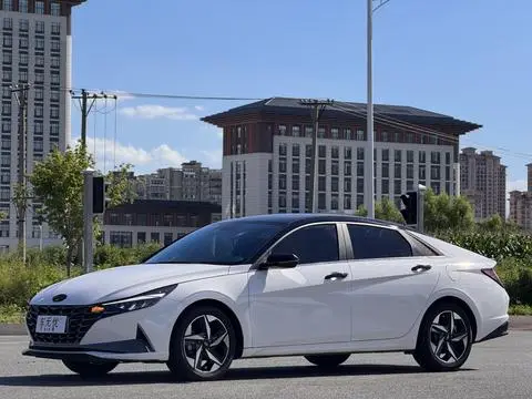 Hyundai Elantra 2022