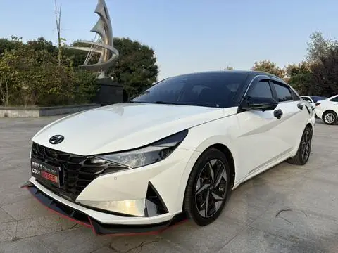 Hyundai Elantra 2022