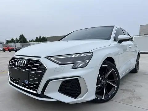Audi A3 2022 — фото 1