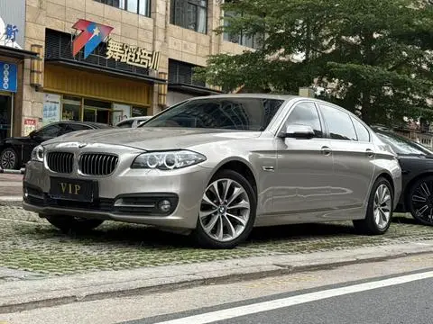 BMW 5 Series 2017 — фото 1
