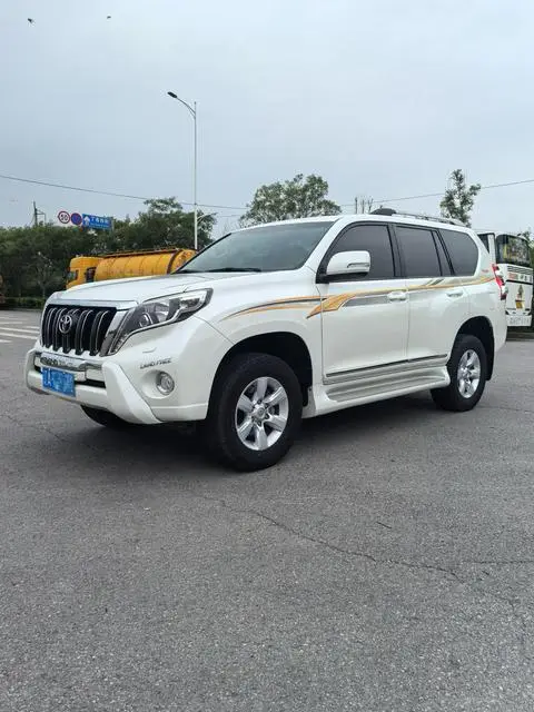 Toyota Prado 2014 — фото 1