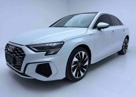 Audi A3 2023 — фото 1