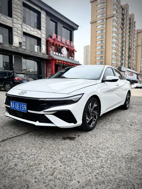 Hyundai Elantra 2023